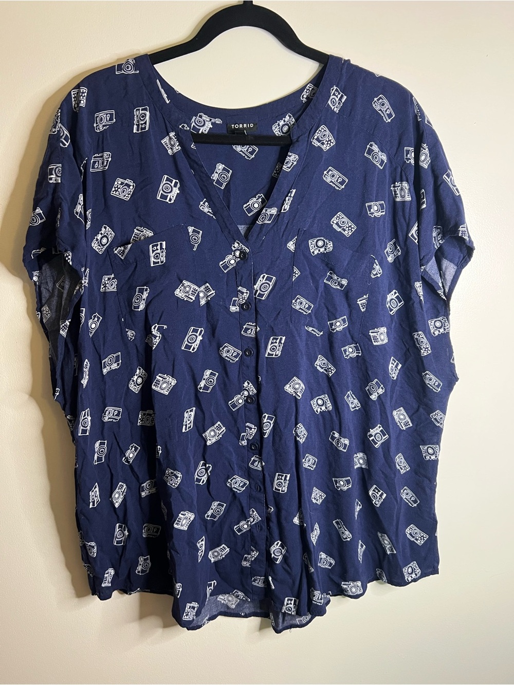 torrid Navy Camera-Print V-Neck Button Front Blouse